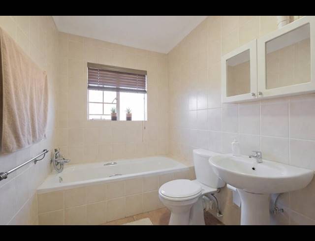 2 BEDROOM TOWNHOUSE FOR SALE IN WIERDAGLEN ESTATE